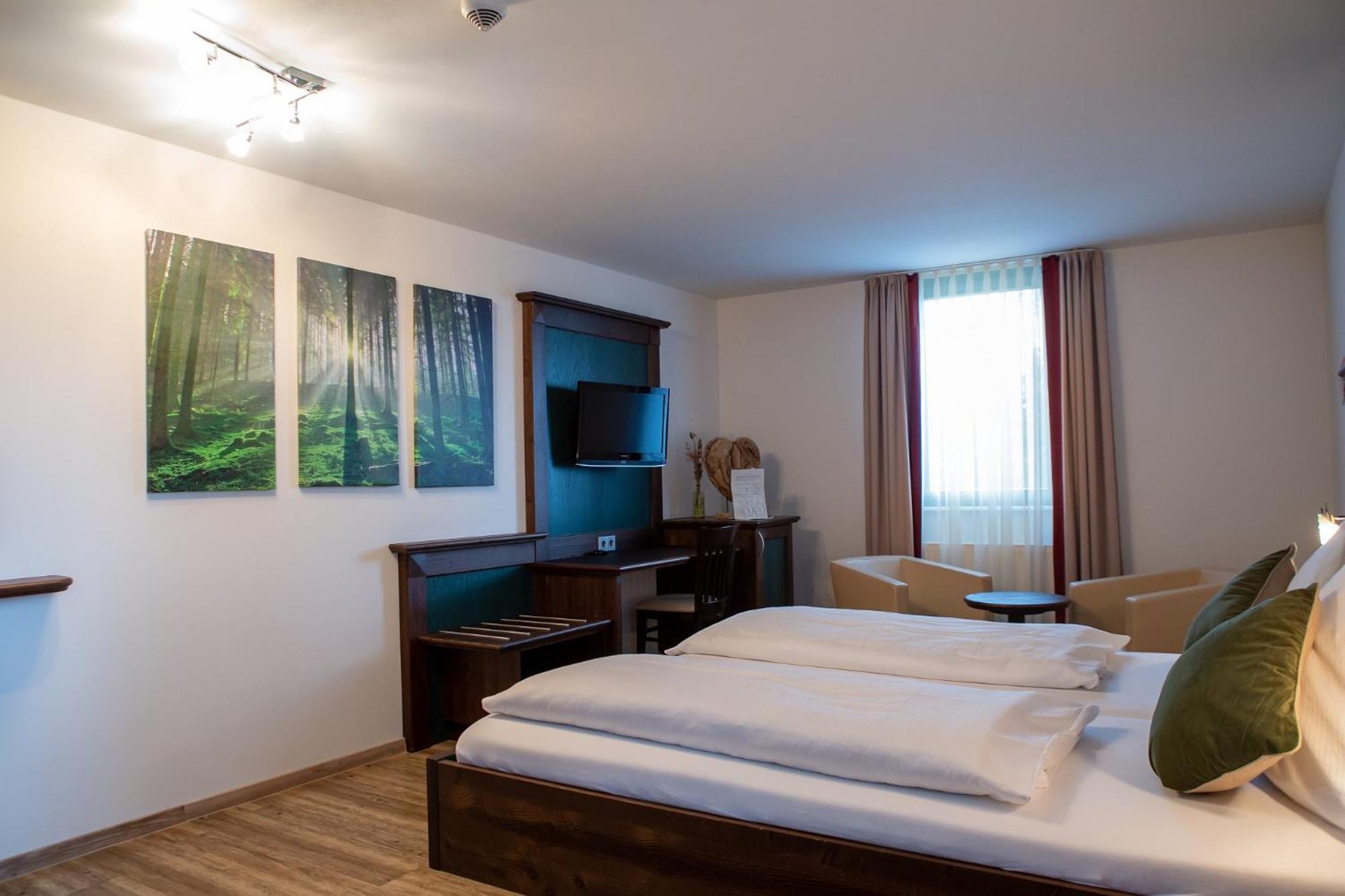Hotel Restaurant Auerhahn Bad Wildbad Exterior photo