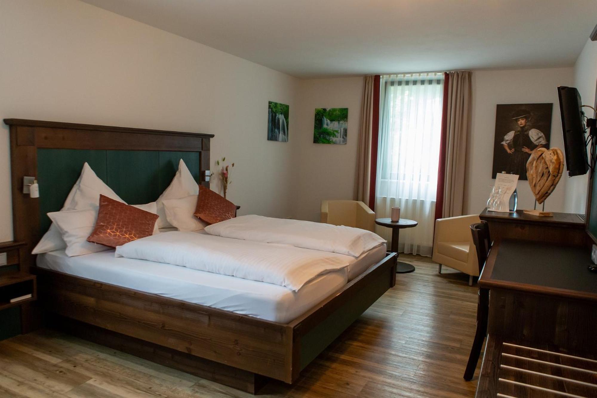 Hotel Restaurant Auerhahn Bad Wildbad Exterior photo