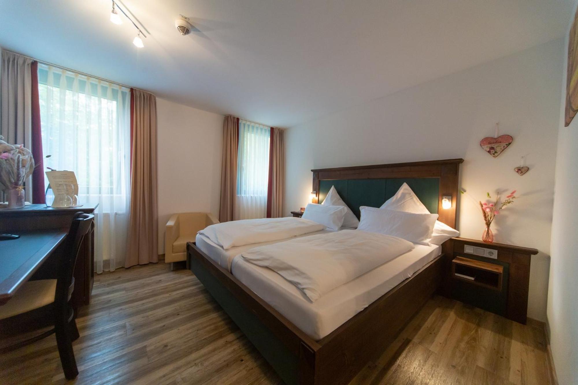 Hotel Restaurant Auerhahn Bad Wildbad Exterior photo