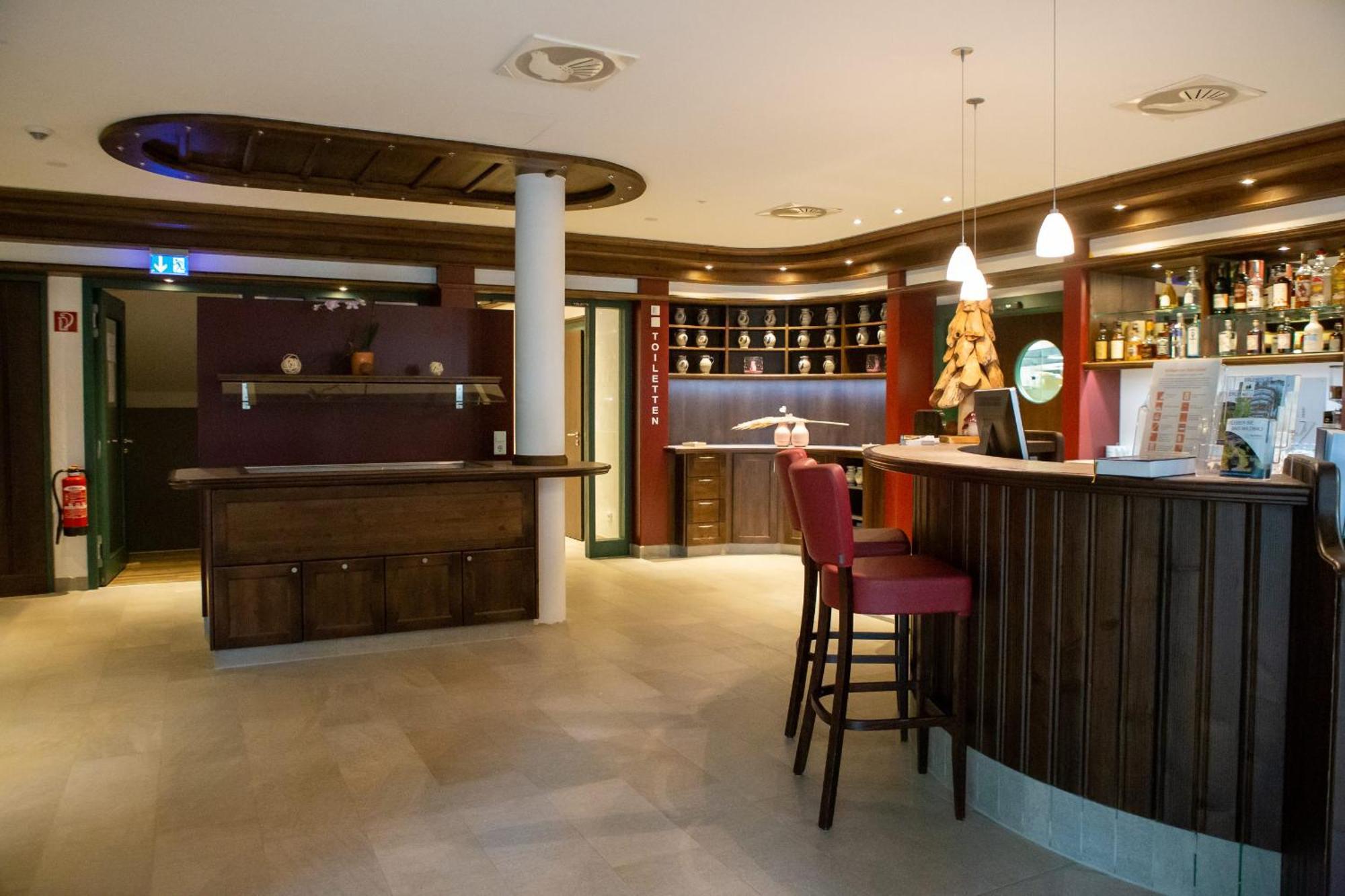 Hotel Restaurant Auerhahn Bad Wildbad Exterior photo