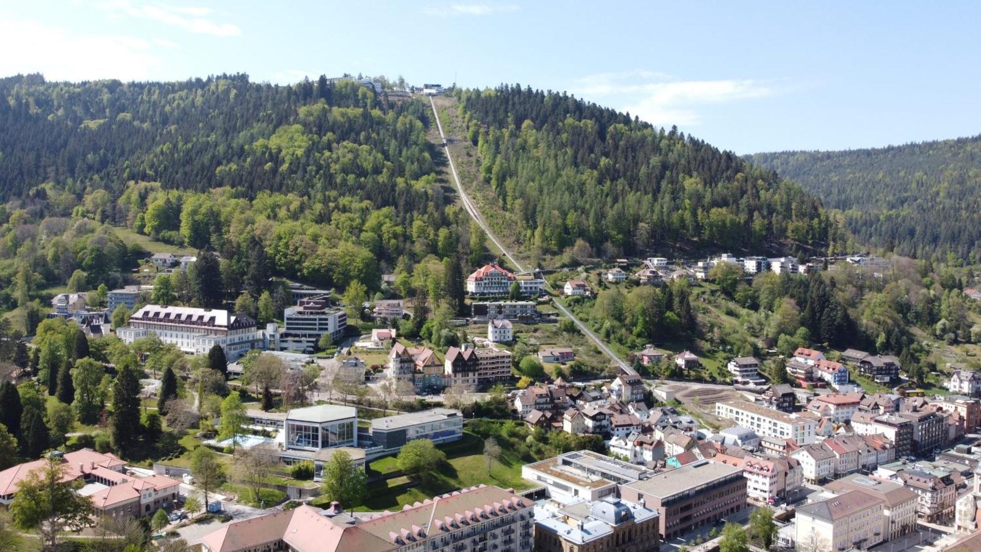 Hotel Restaurant Auerhahn Bad Wildbad Exterior photo